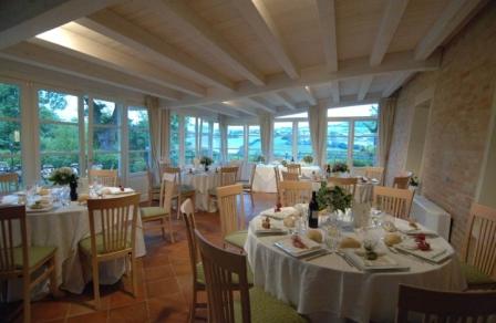 relais_villa_fornari_banqueting_tavola_apparecchiata